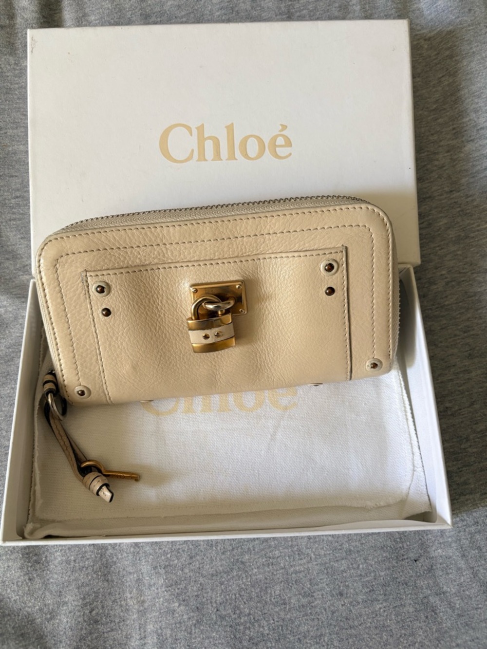 Chloé Cream Pebbled Leather Zip Wallet with Gold Padlock